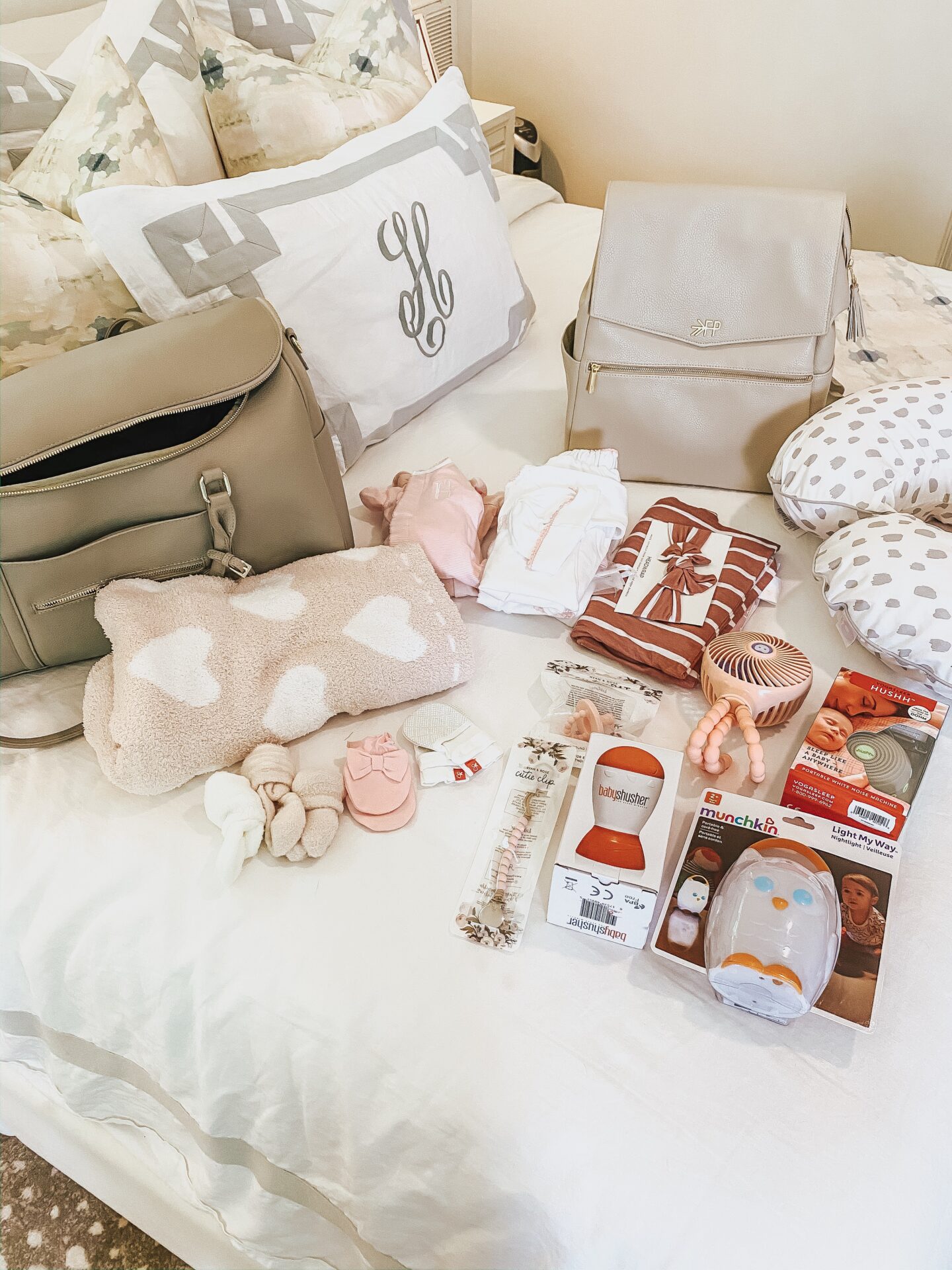 What's in Mommy & Baby's Hospital Bags? – Laura & Co Blog