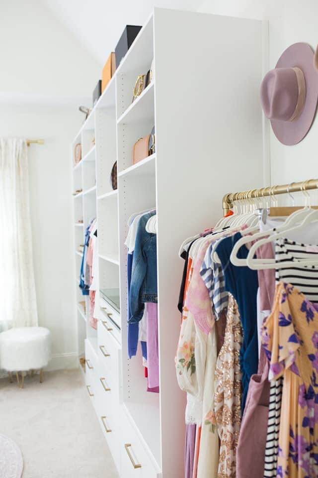 https://www.mumuandmacaroons.com/wp-content/uploads/2022/11/how-to-convert-a-small-bedroom-into-a-walk-in-closet-16.jpg