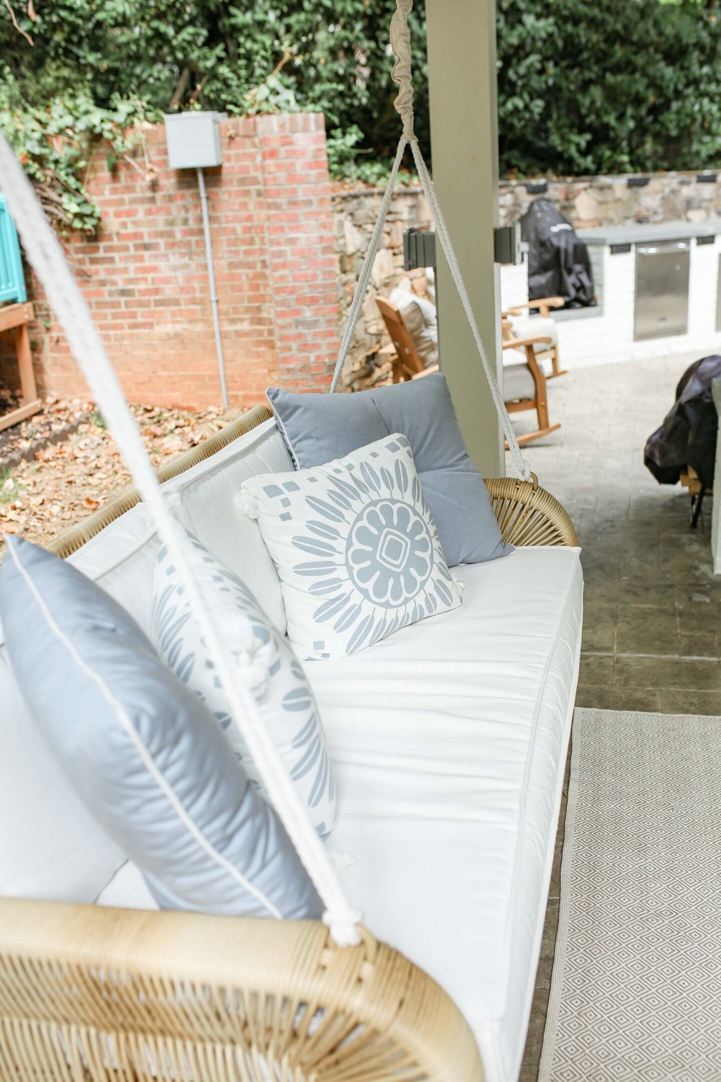 closeup of serena and lily daybed with white cushions
